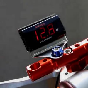 วัดโวลท์ DC รถจักรยานยนต์ เครื่องวัดแรงดันไฟฟ้าแบบดิจิตอลพร้อมจอแสดงผล LED สีพลสูง รูปแบบ รูปลิ้งค์
