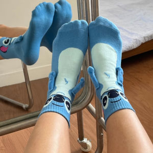 1/2 Pairs of Fashionable New Japanese Cartoon Pattern Womens Mid Tube Socks Novel and Interesting Couple Holding Hands Socks