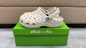 Giày sục crocs chuẩn xịn chống hôi chân nhựa tế bào êm mềm đúc liền khối siêu bền đi mưa lội nước đi biển Geometric sầu riêng màu kem cho cả nam và nữ