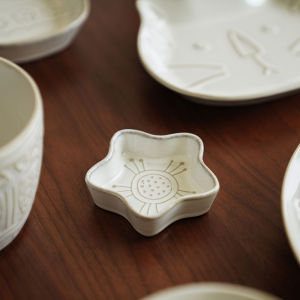 April Japanese-Style Ceramic Sauce Dish Cute Sauce Small Dish Seasoning Seasoning Soy Sauce Vinegar Dish Household Mini Tableware