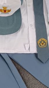 Setelan Seragam Sekolah SMA Putih Abu Laki-laki Panjang Topi Abu Putih