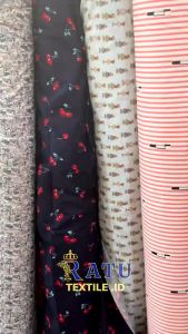 Kain Katun Kotak Rainbow Motif Unik