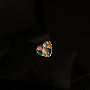 French Enamel Magnetic Heart Pin Womens Shirt Dress Magnet Lapel Pin Buckle Sweet Style Mixed Material Fashion Accessory