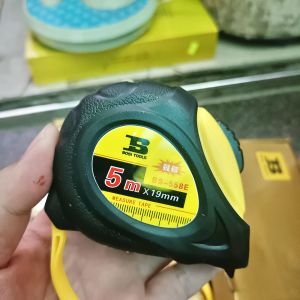 Thước cuộn đo của thương hiệu BOSI TOOLS model BS-558E chiều dài 5 mét và bản rộng 19mm.
