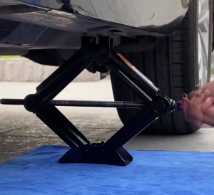 Bộ Kích Nâng Ô Tô Chịu Tải Cao 08 Tấn & 2 Tấn Kích Gầm Xe Trục Thép Đặc Dễ Sử Dụng Khi Thay Lốp Sửa Xe