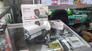 HIKVISION Camera Thân TVI/AHD/CVI/CVBS 2MP ColorVu có màu 24/7 Hồng ngoại 20m Võ sắt - DS-2CE10DF0T-F