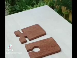 COLLAPSIBLE WOODEN CELLPHONE STAND WITH PERSONALIZED NAME ENGRAVE