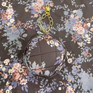 Kamilah - Mukena Traveling Mini Pouch Terusan Alina Series Mukena Terusan Dewasa Lajuran Parasut