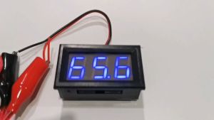 Display Digital DC.Voltmeter วัดแรงดัน 5-120 Volt DC จอLED3หลัก ขนาด0.56 นิ้ว 2-Wire  มี2รุ่น ไฟสีแดงRED / ไฟสีฟ้าBlue