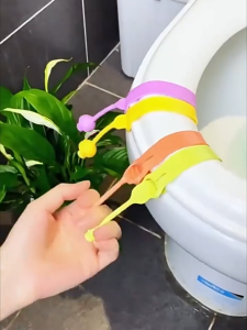 ซิลิโคนยกฝารองชักโครก ที่จับฝาชักโครก จับยกง่าย ไม่ต้องสัมผัสฝาชักโครกโดยตรง ติดตั้งง่าย ไม่ต้องใช้อุปกรณ์ ส่งจากไทย!!!