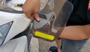 การ์ดแฮนด์รถอินโด กาดแฮนด์มอเตอร์ไซค์ ออกแบบให้มีแถบสะท้อนแสงเพื่อความปลอดภัยในการขับขี่ในเวลากลางคืน