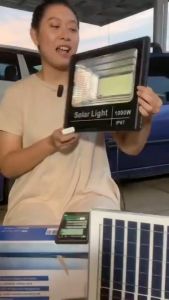 **【Beli 1 Gatis 1】Lampu tenaga surya outdoor lampu sorot solar cell otomatis Lampu solar panel Tahan air IP67 LED super terang**