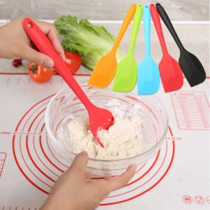 Bộ dụng cụ làm bánh 3 món silicon gồm chổi cọ quét dầu ăn spatula trộn bột phới dẹt silicone đánh trứng kem chịu nhiệt-Randy888