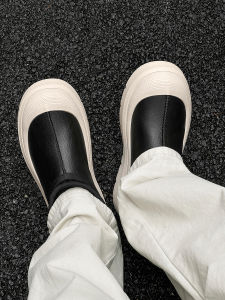 รองเท้าบูทกันหนาวแบบหนาสำหรับผู้ชาย ฤดูหนาว 2025 รองเท้าบูทแบบสวมหัวใหญ่ รองเท้าบูทหนัง PU บุขนแกะ บุขนแกะ รองเท้าบูทกันหนาวแบบสวมหัวใหญ่