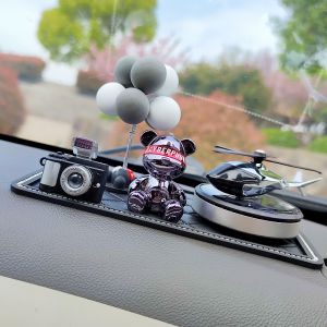 Cute Gold-Plated Bear Auto Perfume Automobile Aromatherapy Car Deodorizer Long-Lasting and Light Fragrance Solar Aircraft Decoration