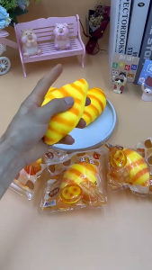 ทาบะสกุชชี่ครัวซองท์ นุ่มนิ่ม บีบคายเคียด สไลม์ของเล่นนุ่มๆของเล่นเด็ก สินค้าตรงปก