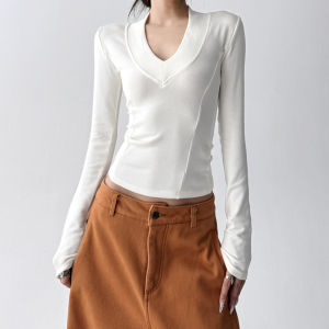 MUYUZI | Slender Fit Versatile Grey V-Neck Top