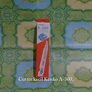 Cutter Kecil A-300 Kenko Perkotak Isi 12 pcs