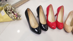 รองเท้าแมรีเจนผู้หญิงเรียบสีล้วน - ส้นบล็อกสายรัดข้อเท้า ใส่ได้ทุกฤดู พื้น PU สวมสบาย