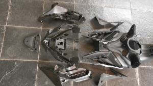 YAMAHA LC135 V4 - V7 INNER HITAM BLACK COVER (9 pieces set)100% ORIGINAL HLY 55D-F8400-10
