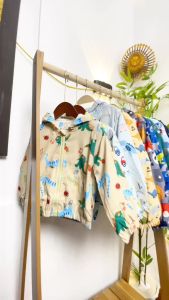 Áo khoác gió bé trai 3-8 tuổi 2 lớp in hình ngộ nghĩnh Áo gió cho bé xuất Hàn bên trong lót cotton hàng Quảng Châu