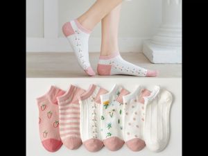 Trendy Store - P189 Ankle Sock Korean Style Kaos Kaki Wanita Motif Stroberi Bunga Kekinian