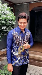 Kemeja Batik Modern Kantor: Gaya dan Profesionalitas