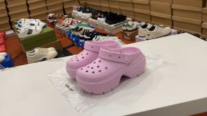 สวยฮิตใส รองเท้าแตะ Cr--ocs Sliders สีชมพู สวยฮิต สวมใส่สบาย สําหรับผู้หญิง และผู้ชาย การันตรีคุณภาพ