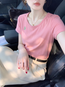 V.C.I | Slimming Timeless Pink V-Neck Embroidered T-Shirt