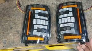 HICOM 2.8 4.3 / ISUZU NPR66 12V 24V LED Signal Lamp Angle Parking Light