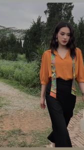 [Voucher 15% MOV 199K cap 100K  Áo sơ mi kiểu tay lỡ HeraDG thiết kế nơ lụa cổ rời áo suông nhún vai thanh lịch chất liệu xanh Recycle SASBC3005