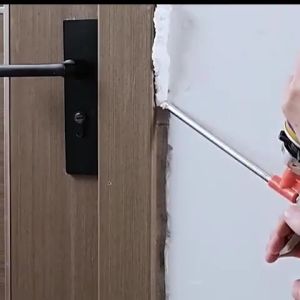 polyurethane foam 900g foam spray sealant Resistant to extrusion high density watertight Soundproof and low noise Fire retardant Anti-Pest Rat polyurethane foam spray Expanding Foam Filling Wall Gaps & Cracks expanding foam pu foam spray