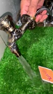 Vòi lạnh gắn tường tay vặn KAG-KHL34 đồng giả cổ Vòi hồ chạm rồng D21 xả nước mạnh thiết kế tuyệt đẹp siêu phẩm tinh tế