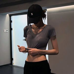 เสื้อยืดคอวีแขนสั้นทรงเข้ารูปสำหรับผู้หญิงในช่วงฤดูร้อน ทรงยูนิเซ็กซ์ ทรงยูนิเซ็กซ์ เสื้อผ้าออกกำลังกายแบบสวมหัว ทรงเข้ารูป