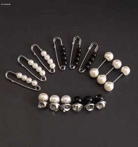 Weijin Original Design Anti-Slip Waist Pin Clothes Fixation Chest Needle Accessories for Women Mixed Material