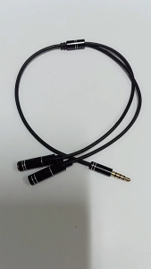 Jack chia tai nghe từ 1 cổng 3.5mm (Đực) thành 2 cổng tai nghe và micro (cái) (dài 30 cm) - C21