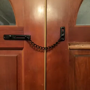 กลอนโซ่สแตนเลส กลอนโซ่คล้องล็อคประตู กลอนโซ่ โซ่คล้องประตู  กลอนคล้องโซ่ มีหลากหลายสีให้เลือก