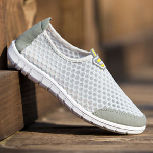 Giày Nam Mùa Hè Mỏng Lưới Thoáng Khí Thoải Mái Giày Công Sở Phong Cách Bắc Kinh Dễ Đeo Màu Đen Một Bàn Đạp Thoải Mái Giày Dành Cho Thanh Niên Và Người Trung Niên