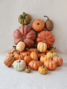 Large Size Simulation Pumpkin Decoration Country Style Autumn Decorative Props Rural Red Skin Pumpkin Model Ornaments Halloween Arrangement