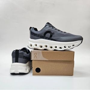 sepatu running pria on cloud size 40-44