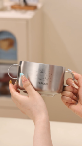 Bát ăn TAFUCO Inox 316L có thiết kế lớp cách nhiệt và 2 quai cầm để thuận tiện cầm nắm hoặc chạm vào hạn chế nóng tay an toàn cho bé sử dụng