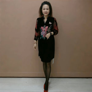 Elegant Velvet Qipao Dress with Diamond Embellishment for Mid-aged Mothers Long Sleeve V-neck A-line Korean Style Spring Autumn Winter
