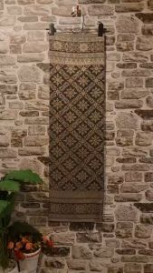 206.ผ้าฝ้าย ผ้าทอทั้งผืน ลายยกดอกพิกุลหลวง สีเทา