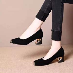 #621 French Retro metal gold squared toe heels