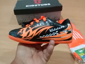 KIDZTUBS Sepatu Futsal Anak Laki Laki Perempuan Usia 2 - 5 6 - 10 Tahun PAUD TK SD Nomor Size 28 29 30 31 32 33 34 35 36 37-KIDZTUBS 1336110424
