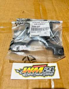 Breket Dudukan Spidometer Ninja 150 R SS Original 25008-0037