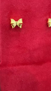 Poh Heng Jewellery 22K Ribbon Earrings in Yellow Gold[Price By Weight]