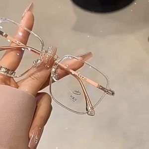 Graded Photochromic Reading Glasses Anti Blue Light Farsighted Eyeglasses Translucent Discolored Reading Eyewear For Women Men