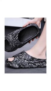 Shoe-Mosaic รองเท้าแตะชาย รองเท้าหัวโต รองเท้าแตะหัวโต รุ่นยาง EVA น้ำหนักเบา กันลื่น มีสายรัดข้อเท้า เหมาะสำหรับใช้ในร่มและกลางแจ้ง (มาใหม่) A017