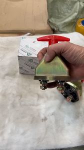 Ngắt mát điện xe tải HOWO. Công tắc cắt mát điện ô tô hàng rẻ.